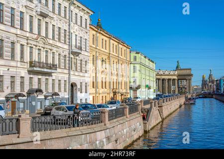 San Pietroburgo, vista dal Ponte della Banca verso la Chiesa del Salvatore sul sangue Foto Stock