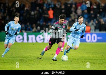 Randers, Danimarca. 24th, febbraio 2022. Ayoze Perez (17) di Leicester City visto durante la partita della UEFA Europa Conference League tra il Randers FC e Leicester City al Cepheus Park di Randers. (Photo credit: Gonzales Photo - Balazs Popal). Foto Stock