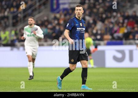 Milano, Italia. 20th Feb 2022. Italia, Milano, 20 2022 febbraio: Ivan Perisic (Inter Forward) in attesa di un goalkeeper-tiro nella prima metà durante la partita di calcio FC INTER vs SASSUOLO, Serie A 2021-2022 day26 stadio San Siro (Credit Image: © Fabrizio Andrea Bertani/Pacific Press via ZUMA Press Wire) Foto Stock