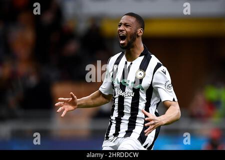 Milano, Italia. 25 febbraio 2022. Beto di Udinese Calcio reagisce durante la serie Una partita di calcio tra AC Milan e Udinese Calcio. Credit: Nicolò campo/Alamy Live News Foto Stock