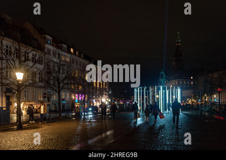 Passeggiata serale a Copenaghen in Danimarca durante il festival delle luci Foto Stock