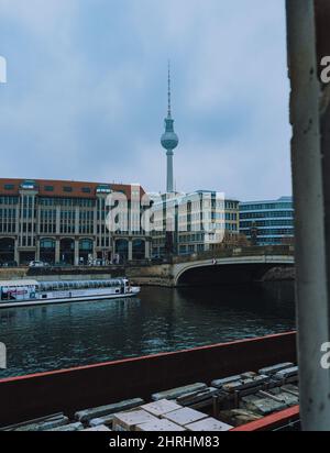 Bellissimo scatto del Ponte Friedrichs a Berlino, Germania Foto Stock