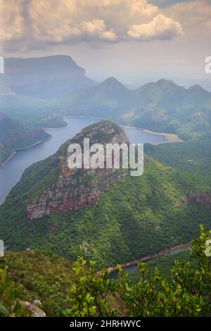 Diga di Blyde Rivier Poorts sul fiume Blyde lungo la strada panoramica nella provincia di Mpumalanga, Sudafrica. Foto Stock