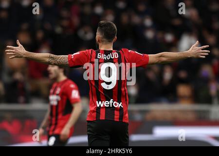 Milano, Italia. 25th Feb 2022. Olivier Giroud (AC Milan) gestures during AC Milan vs Udinese Calcio, serie italiana di calcio A match a Milan, Italy, February 25 2022 Credit: Independent Photo Agency/Alamy Live News Foto Stock