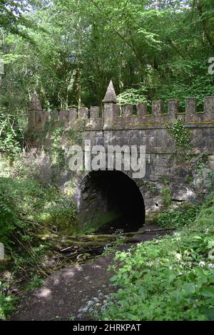 Sapperton Canal Tunnel, portale occidentale, Daneway, Gloucestershire, Regno Unito Foto Stock