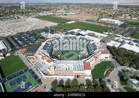 Una vista aerea dello Stadio 1 presso l'Indian Wells Tennis Garden, venerdì 25 febbraio 2022, a Indian Wells, California la struttura è il sito del BNP pari Foto Stock