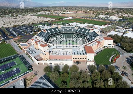 Una vista aerea dello Stadio 1 presso l'Indian Wells Tennis Garden, venerdì 25 febbraio 2022, a Indian Wells, California la struttura è il sito del BNP pari Foto Stock