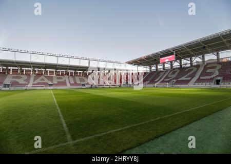 Bucarest, Romania - 25 febbraio 2022: Panoramica dello stadio Giulesti di Bucarest. Foto Stock