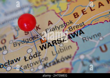 Warszawa contrassegnato sulla mappa con pin rosso, (Polska) Polacco Foto Stock