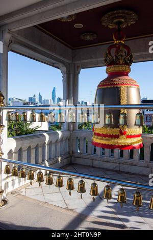 Tempio di Bell Wat Traimit Bangkok Thailandia Foto Stock