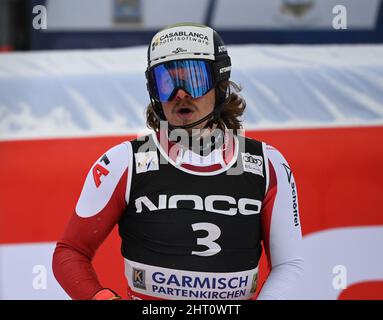 Garmisch Partenkirchen, Germania. 26th Feb 2022. Sci alpino: Coppa del mondo, slalom, uomini, 1st run. Manuel Feller dall'Austria è al traguardo. Credit: Angelika Warmuth/dpa/Alamy Live News Foto Stock