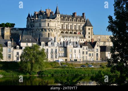 Magnifico castello molto famoso di Amboise, un comune nel dipartimento Indre-et-Loire nel centro della Francia. Foto Stock