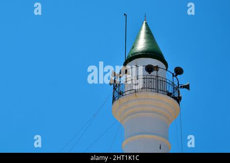 Il tetto del minareto con relatori nella vecchia città fenicia di Tyros in Libano. Foto Stock