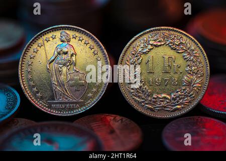 Swiss 1 Franco Coin obverse pile retromarcia Macro Foto Stock