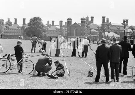 Shepherd's Bush omicidi, 1966 agosto. Venerdì 12th agosto 1966 a Londra sono stati assassinati tre poliziotti. Gli ufficiali che pattugliavano ad East Acton, si fermavano a interrogare tre occupanti di un'auto in attesa vicino alla prigione di Wormwood. Harry Roberts sparò a morte il detective temporaneo Constable David Wombwell e il detective Sergente Christopher Head, mentre John Duddy, un altro occupante del veicolo, sparò a morte la polizia Constable Geoffrey Fox. Gli ufficiali, la testa e Wombwell erano entrambi membri del CID basato alla stazione di polizia di Shepherd's Bush, il loro driver, ufficiale Fox, ha agito frequentemente come Q-car (undercover) d Foto Stock