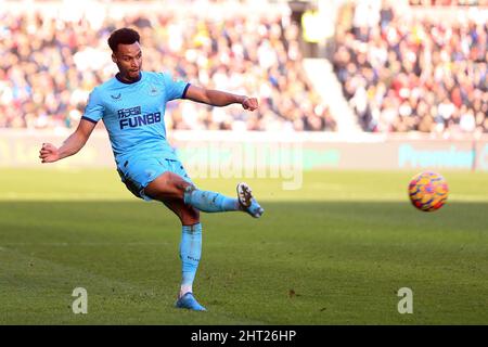 Londra, Regno Unito. 26th Feb 2022. Jacob Murphy di Newcastle Uniti in azione durante il gioco. Partita della Premier League, Brentford contro Newcastle Utd al Brentford Community Stadium di Brentford, Londra, sabato 26th febbraio 2022. Questa immagine può essere utilizzata solo per scopi editoriali. Solo per uso editoriale, licenza richiesta per uso commerciale. Nessun uso in scommesse, giochi o un singolo club/campionato/player pubblicazioni. pic di Steffan Bowen/Andrew Orchard sport fotografia/Alamy Live news credito: Andrew Orchard sport fotografia/Alamy Live News Foto Stock