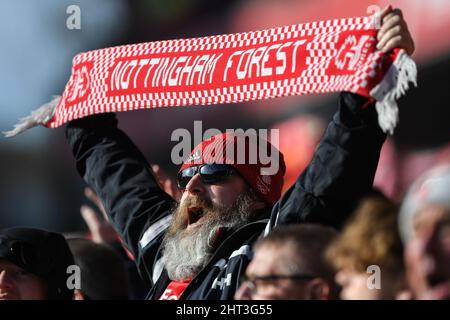 NOTTINGHAM, REGNO UNITO. FEBBRAIO 26th Nottingham Forest sostenitore durante la partita Sky Bet Championship tra Nottingham Forest e Bristol City al City Ground di Nottingham sabato 26th febbraio 2022. (Credit: Jon Hobley | MI News) Credit: MI News & Sport /Alamy Live News Foto Stock