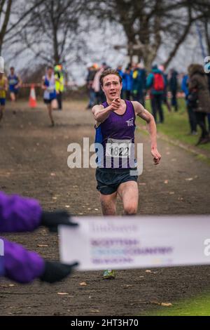 Falkirk, Regno Unito. , . Gli atleti XC di Lindsay si sfidano nel corso di cross country allestito al callander Park di falkirk Today Credit: Reiss McGuire/Alamy Live News Foto Stock