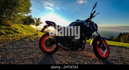 Yamaha moto MT 07 su strada in Austria Foto Stock