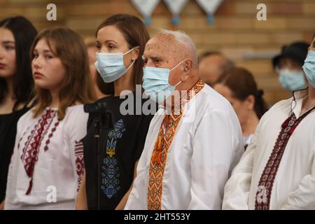 Sydney, Australia. 27th febbraio 2022. Santa Liturgia alla Chiesa Ucraina di Sant'Andrea, 57 Chiesa San credito: Richard Milnes/Alamy Live News Foto Stock