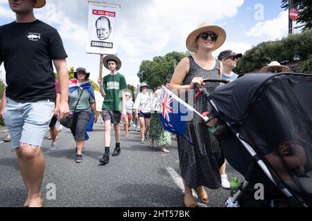 Tauranga Nuova Zelanda - Febbraio 26 2022; la gente locale che partecipa alla pandemia covid anti-mandato proteggere marzo. Foto Stock