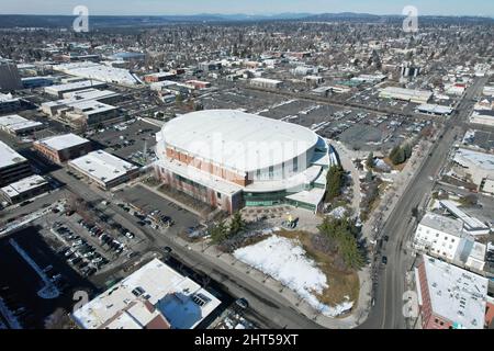Vista aerea della Spokane Veterans Memorial Arena, sabato 26 febbraio 2022, a Spokane, Washington la struttura è la sede dei capi Spokane di Th Foto Stock