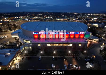 Vista aerea della Spokane Veterans Memorial Arena, sabato 26 febbraio 2022, a Spokane, Washington la struttura è la sede dei capi Spokane di Th Foto Stock
