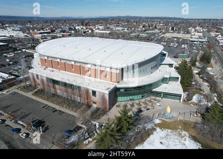 Vista aerea della Spokane Veterans Memorial Arena, sabato 26 febbraio 2022, a Spokane, Washington la struttura è la sede dei capi Spokane di Th Foto Stock