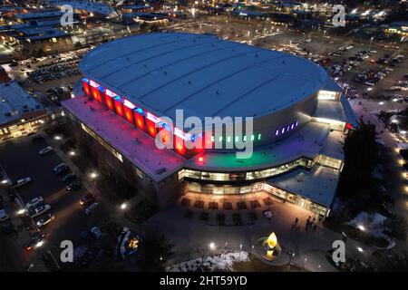 Vista aerea della Spokane Veterans Memorial Arena, sabato 26 febbraio 2022, a Spokane, Washington la struttura è la sede dei capi Spokane di Th Foto Stock