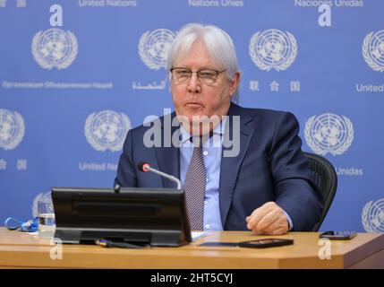 New York, NY, USA. 25th Feb 2022. Nazioni Unite, New York, USA, 25 febbraio 2022 - Martin Griffiths U.N. Sottosegretario Generale per gli Affari umanitari e il Soccorso di emergenza Coordinatore durante una conferenza stampa sulle crisi del rifugio ucraino oggi presso la sede delle Nazioni Unite a New York City.Photo: Luiz Rampelotto/EuropaNewswire.PHOTO CREDIT OBBLIGATORIO. (Credit Image: © Luiz Rampelotto/ZUMA Press Wire) Foto Stock