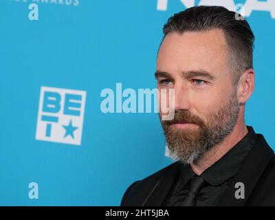 Los Angeles, Stati Uniti. 26th Feb 2022. Dustin Harnish arriva al 53rd NAACP Image Awards Viewing Party tenuto presso l'Hollywood Roosevelt di Los Angeles, CA sabato 26 febbraio 2022. (Foto di Sthanlee B. Mirador/Sipa USA) Credit: Sipa USA/Alamy Live News Foto Stock