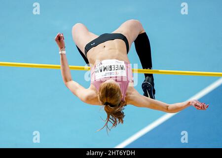 APELDOORN, PAESI BASSI - FEBBRAIO 27: Britt Weerman che gareggia durante la NK Atletiek a Omnisport il 27 Febbraio 2022 ad Apeldoorn, Paesi Bassi (Foto di Andre Weening/Orange Pictures) Foto Stock