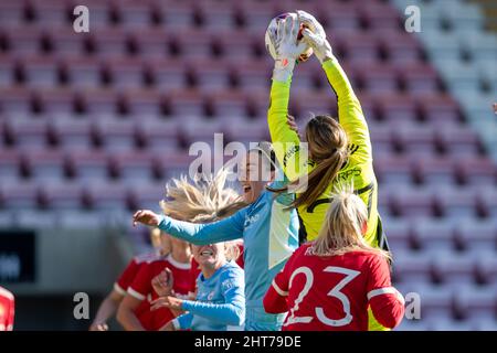 Leigh, Regno Unito. 27th Feb 2022. Leigh, Inghilterra, Feb 27th 2022: Manchester Utd goalkeeper, Mary Earps, Man U 27 Richard Callis/SPP Credit: SPP Sport Press Photo. /Alamy Live News Foto Stock