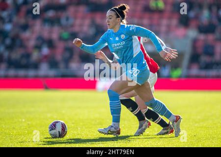 Leigh, Regno Unito. 27th Feb 2022. Leigh, Inghilterra, Feb 27th 2022: Manchester City Defender, Lucy Bronze, Man C 20 Richard Callis/SPP Credit: SPP Sport Press Photo. /Alamy Live News Foto Stock