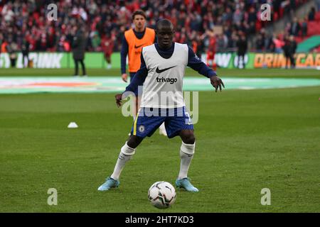 Ngolo Kant di Chelsea si riscalda durante la finale della Coppa EFL di Carabao tra Chelsea e Liverpool al Wembley Stadium di Londra, Inghilterra, il 27 febbraio 2022. Foto di Ken Sparks. Solo per uso editoriale, licenza richiesta per uso commerciale. Nessun utilizzo nelle scommesse, nei giochi o nelle pubblicazioni di un singolo club/campionato/giocatore. Foto Stock