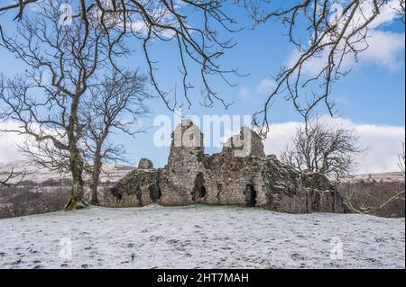 Il castello di Pendragon nei Dales Cumbrian è riferito essere il castello normanno di 12th secolo e la casa di Uther Pendragon il padre di re Artù Foto Stock