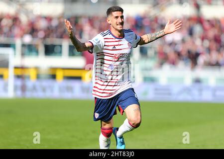 TORINO, 27 FEBBRAIO 2022. Alessandro Deiola di Cagliari Calcio festeggia dopo aver segnato durante la serie Una partita tra Torino FC e Cagliari Foto Stock