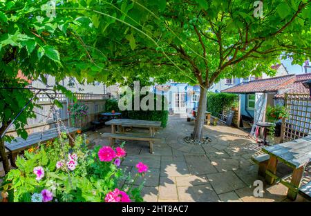 Birreria all'aperto presso il Castle Inn, Bungay. Foto Stock