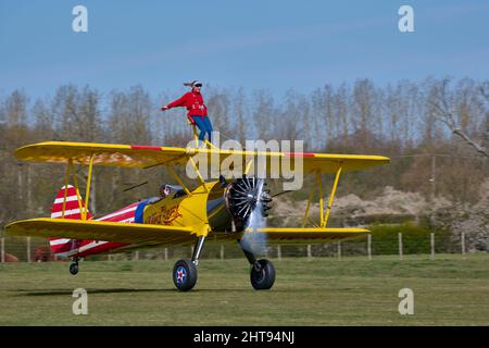 Wingwalking all'Headcorn Airfield Foto Stock