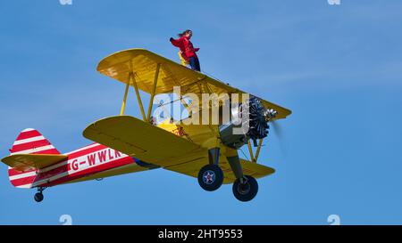 Wingwalking all'Headcorn Airfield Foto Stock