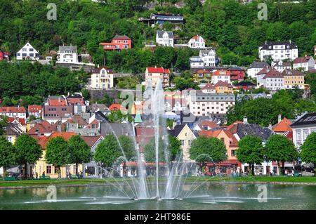 Lille Lungegårdsvannet Lago, Bergen Hordaland County, Regione Vestlandet, Norvegia Foto Stock