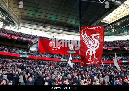 Londra, Regno Unito. 27th Feb 2022. I tifosi di Liverpool prima della finale della Coppa Carabao tra Chelsea e Liverpool al Wembley Stadium il 27th 2022 febbraio a Londra, Inghilterra. (Foto di Paul Chesterton/phcimages.com) Credit: PHC Images/Alamy Live News Foto Stock