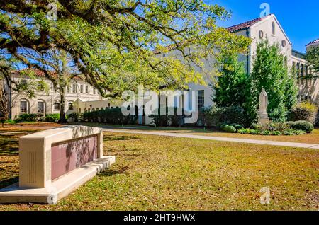 McGill-Toolen Catholic High School è illustrato, 19 febbraio 2022, a Mobile, Alabama. La scuola coeducativa privata è stata fondata come McGill Institute. Foto Stock