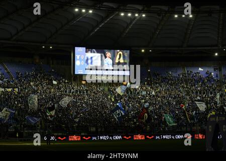 Roma, Italia. 27th Feb 2022. Tifosi laziali durante la Serie A match tra Lazio e Napoli allo stadio Olimpico di Roma, 27th febbraio 2022. (Foto di AllShoLive/Sipa USA) Credit: Sipa USA/Alamy Live News Foto Stock