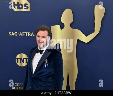 Santa Monica, Stati Uniti. 27th Feb 2022. Douglas Hodge partecipa ai premi SAG annuali 28th che si tengono al Barker Hangar domenica 27 febbraio 2022. Gli screen actor Guild Awards saranno trasmessi in diretta su TNT e TBS. Foto di Jim Ruymen/UPI Credit: UPI/Alamy Live News Foto Stock