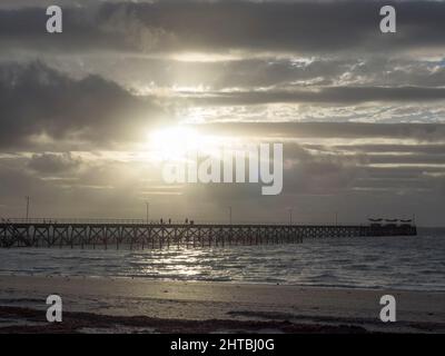 Tramonto sul molo di Smokey Bay Foto Stock