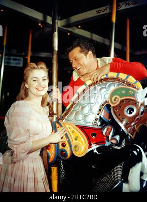 GORDON MACRAE e SHIRLEY JONES in CAROSELLO (1956), diretto da ENRICO RE. Credit: 20th CENTURY FOX / Album Foto Stock