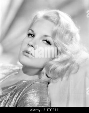 CARROLL BAKER nel CARPETBAGGERS (1964), diretto DA EDWARD DMYTRYK. Credito: PARAMOUNT/EMBASSY/Album Foto Stock