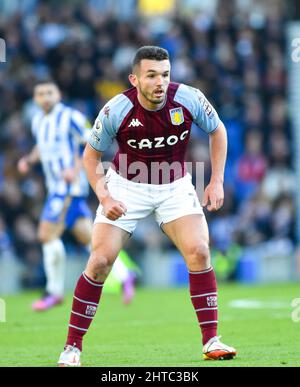 John McGinn di Aston Villa durante la partita della Premier League tra Brighton e Hove Albion e Aston Villa all'American Express Stadium , Brighton , UK - 26th Febbraio 2022 Foto Simon Dack/Telephoto Images. - Solo per uso editoriale. Nessun merchandising. Per le immagini di calcio si applicano le restrizioni di fa e Premier League inc. Nessun utilizzo di Internet/cellulare senza licenza FAPL - per i dettagli contattare Football Dataco Foto Stock