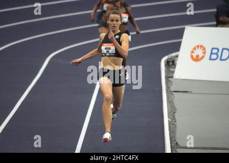 Brittany Aveni vince la manche finale femminile dei 400 m nel 52,50 durante gli USA Indoor Championships sul podio, domenica 27 febbraio 2022, a Spokane, lavaggio Foto Stock